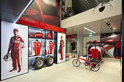 Massimo Iosa Ghini Ferrari Flagship Store Mailand
