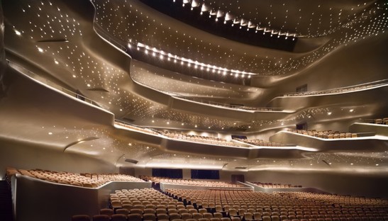 Guangzhou Opera House by Virgile Simon Bertrand
