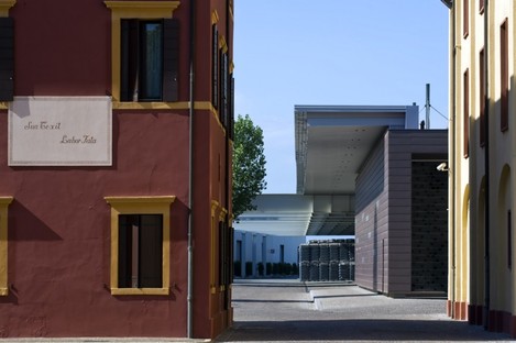 Westway Architects Fassadenerneuerung Cantina Santa Margherita
