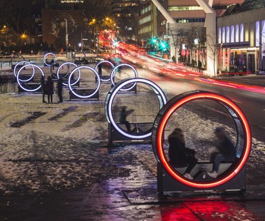 Luminothérapie Loop Riesenräder und Lichtspiele in Montréal
