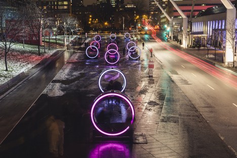 Luminothérapie Loop Riesenräder und Lichtspiele in Montréal
