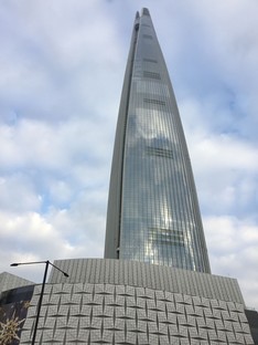 Lotte World Tower der fünfthöchste Wolkenkratzer der Welt steht in Seoul

