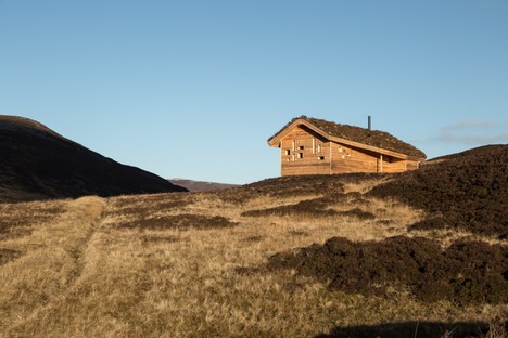 Moxon Architects eine moderne Hütte in den schottischen Highlands 
