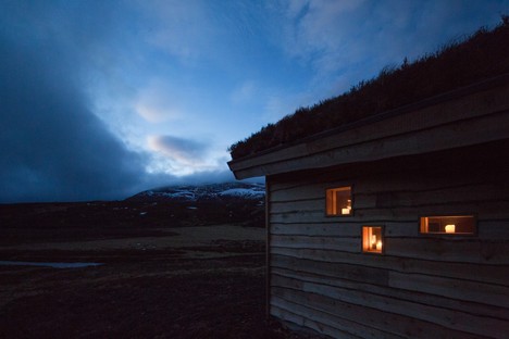 Moxon Architects eine moderne Hütte in den schottischen Highlands 
