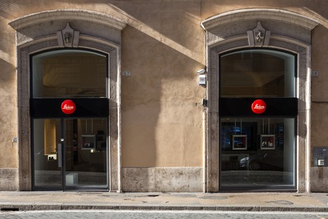 DC10 ein flächiges Projekt für den Leica Store in Rom
