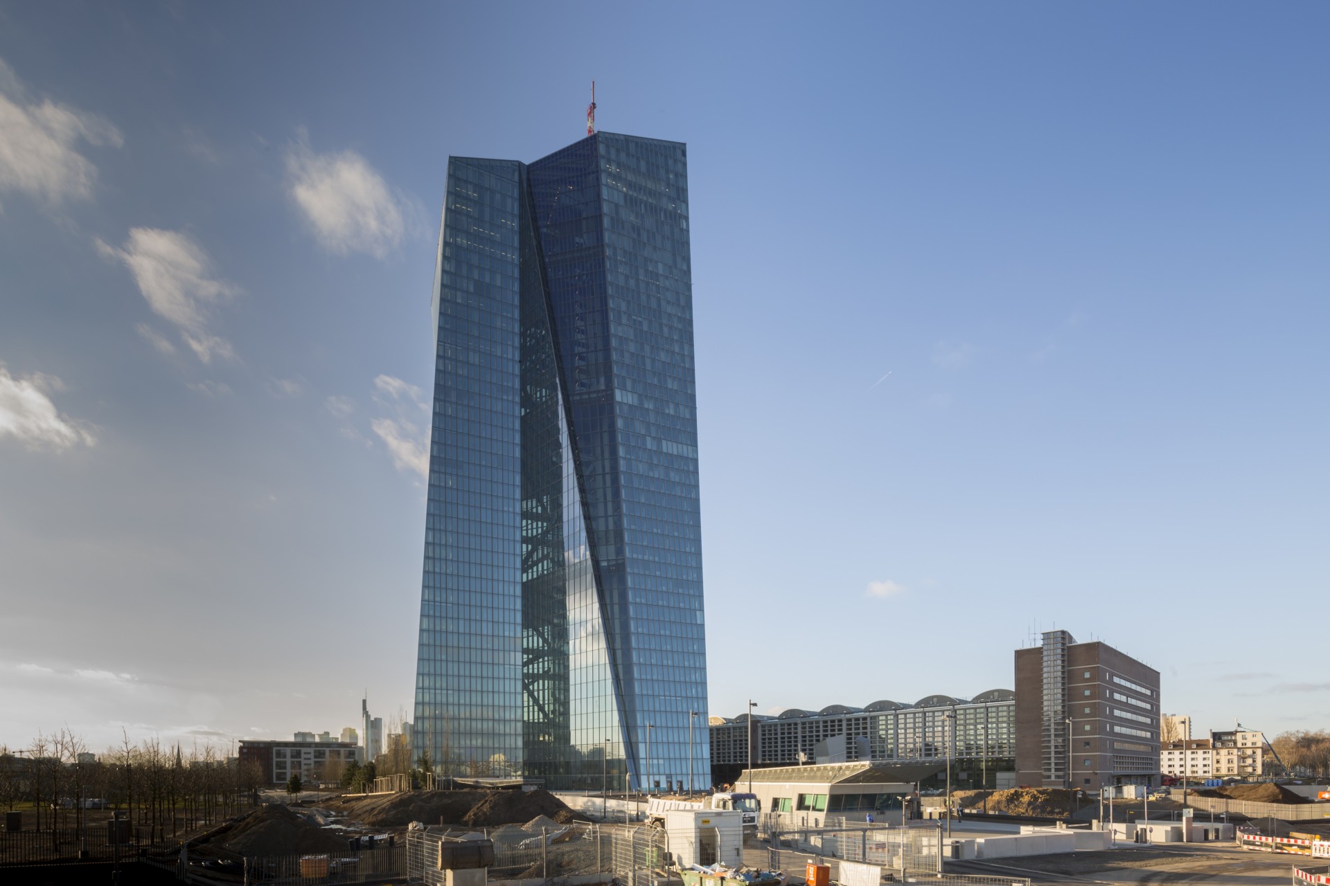 COOP HIMMELBLAU Sitz der EZB Frankfurt Floornature
