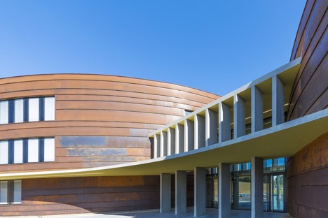 Kardham Cardete Huet Architecture Gymnasium Nelson Mandela in Pibrac
