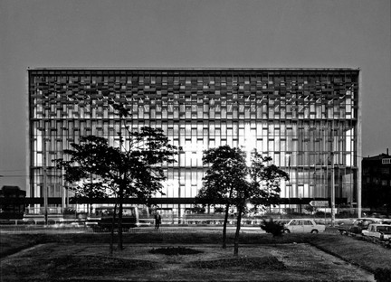 Zwei Ausstellungen für zwei symbolträchtige Gebäude in der Architektur Galerie Berlin
