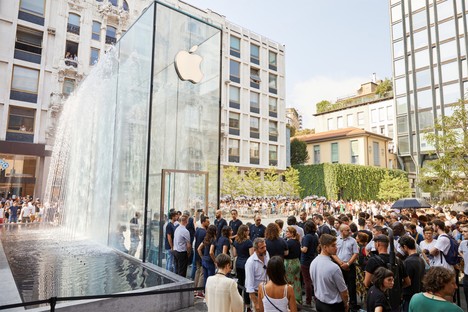 Foster + Partners Apple Piazza Liberty Mailand