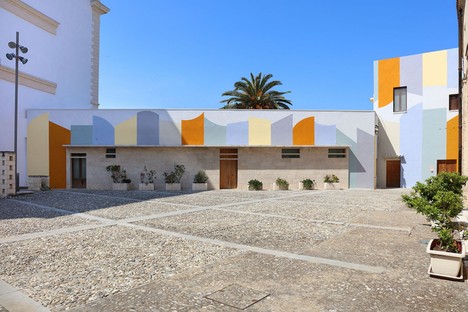 David Tremlett Wall Surfaces zwischen Architektur und öffentlicher Kunst in Bari
