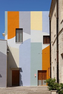 David Tremlett Wall Surfaces zwischen Architektur und öffentlicher Kunst in Bari
