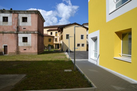 Valle Architetti Associati Architektur im vielschichtigen Umfeld, neues Bürgerzentrum von Maniago
