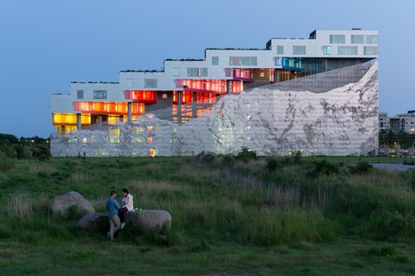 Danish Architecture Center und BIG Ausstellung FORMGIVING – An Architectural Future History 
