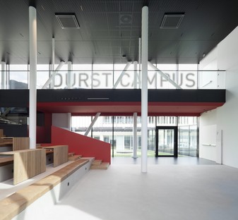 Monovolume hat in Brixen einen neuen und modernen Firmensitz für Durst gestaltet
