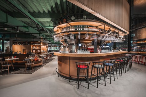 Powerhouse Company gestaltet The Traveller Restaurant und soziale Drehscheibe in Amsterdam
