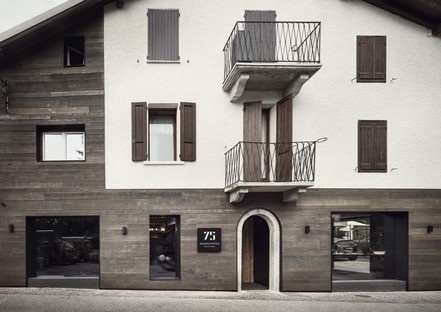 Lissoni Associati 75 Café and Lounge, Wine Bar in Ponte di Legno Brescia
