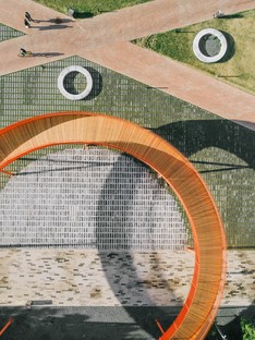 DROM verwandelt einen eintönigen Platz in einen lebendigen öffentlichen Raum -  Azatlyk Square
