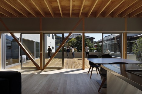 Yamazaki Kentaro Design Workshop Eine Terrasse in der Stadt Hayama House 
