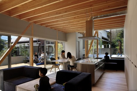 Yamazaki Kentaro Design Workshop Eine Terrasse in der Stadt Hayama House 
