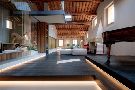 Giuseppe Tortato Architetti Emotionen und eine neue Geschichte für ein Penthouse in Padua
