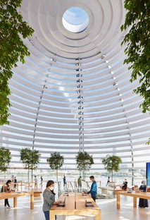 Foster and Partners Apple Marina Bay Sands in Singapur ein Store auf dem Wasser
