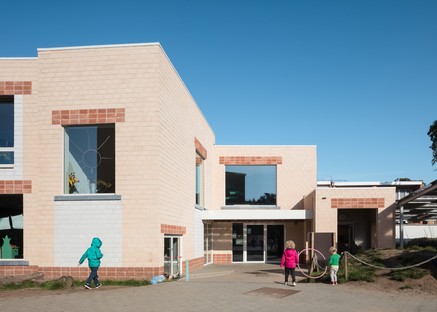 Bovenbouw Architectuur Kindergarten in Edegem Belgien
