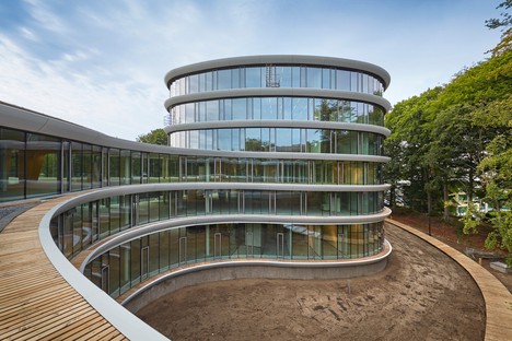 RAU Architects eine Holzkathedrale für die Triodos-Bank in Driebergen-Rijsenburg 