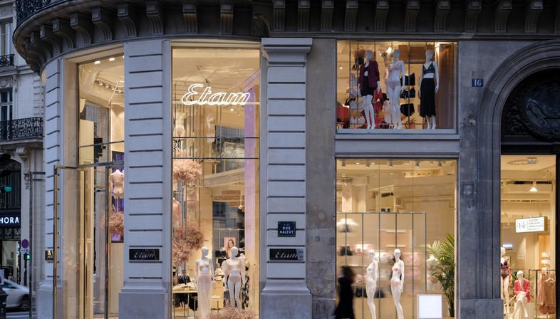 MVRDV hat den neuen Flagship store von Etam in Paris gestaltet
