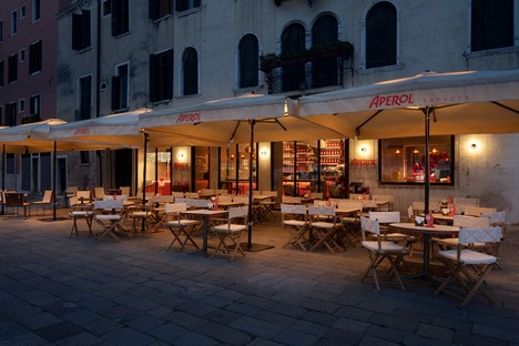 Vudafieri-Saverino Partners Interior Design für Terrazza Aperol in Venedig
