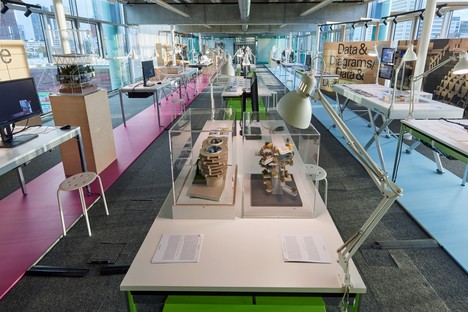 Ausstellung MVRDVHNI: The Living Archive im Het Nieuwe Instituut von Rotterdam
