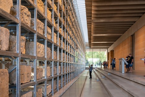 Foster + Partners Narbo Via neues Museum in Narbonne eröffnet
