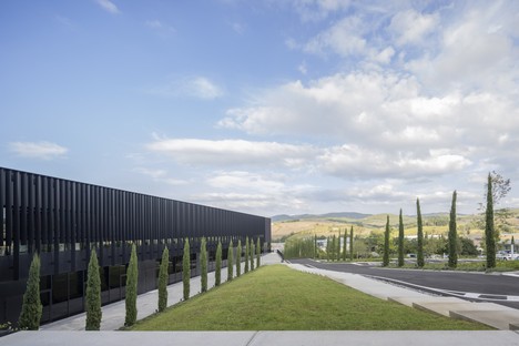 LAND mit GEZA Architettura Natur und Nachhaltigkeit für den Sitz von Furla Progetto Italia
