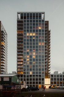 KAAN Architecten die mittleren Türme der Wohnanlage De Zalmhaven in Rotterdam 

