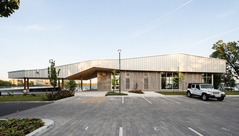 ADHOC Architectes & Prisme Architecture Wassersportzentrum von Baie-de-Valois Quebec
