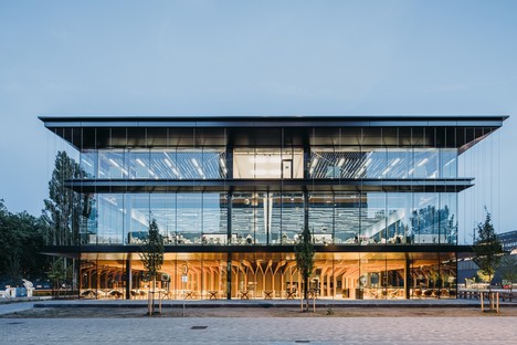 UNStudio entwirft ein energieerzeugendes Gebäude für die TU Delft
