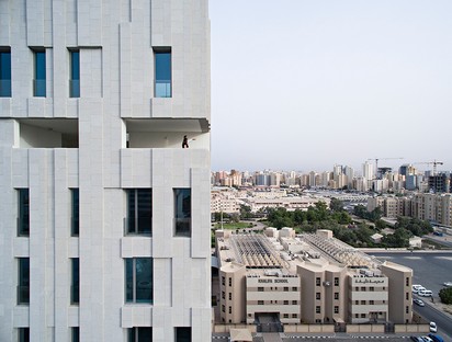AGi architects Wafra Wind Tower neue städtische Wohntypologie in Kuwait
