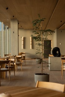 Norm Architects ÄNG ein Restaurant inmitten von Weinbergen in Schweden
