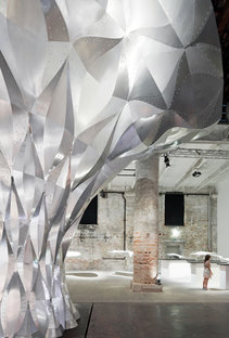 Zaha Hadid auf der 13. Biennale von Venedig
