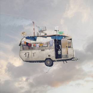 Ausstellung Flying Houses by Laurent Chéhère
