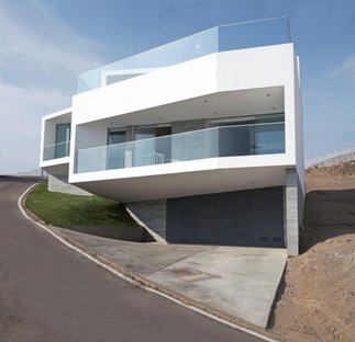 Vertice Arquitectos, J-4 House /Villa PERÚ
