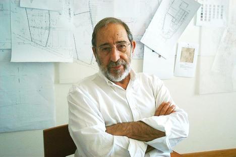 Der Architekt Alvaro Siza schenkt einen Teil seines Archivs
