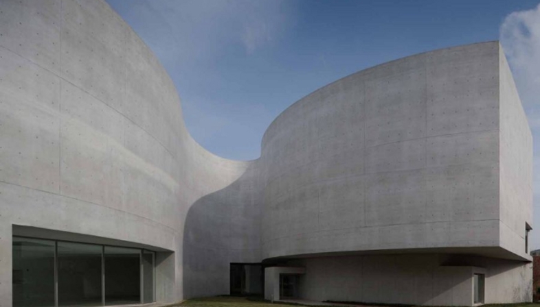 Der Architekt Alvaro Siza schenkt einen Teil seines Archivs
