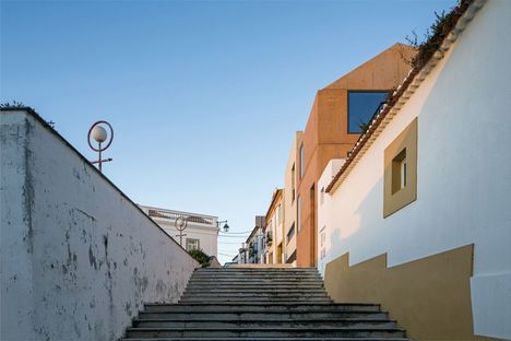 Ze Home ein neues Haus von Paratelier in Palmela (Portugal)
