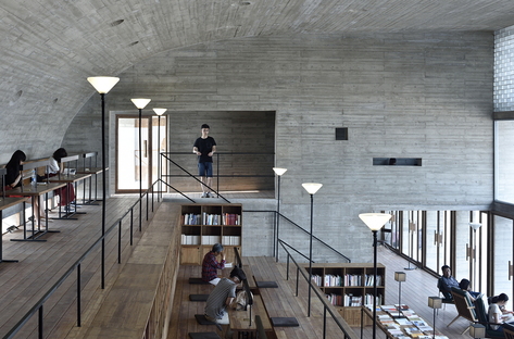 Vector Architects und die Seashore Library am Strand in China
