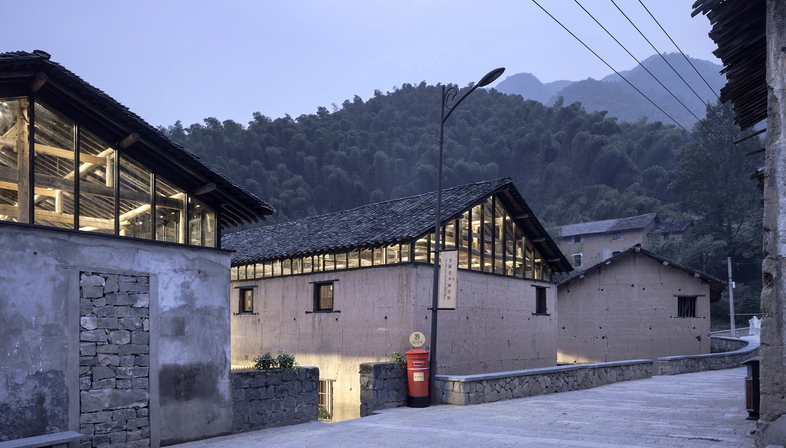 AZL Architects und die Librairie Avant-Garde Tonglu, China 