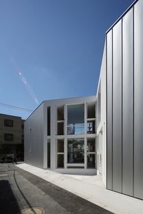 Takuro Yamamoto Architects: Haus mit 30.000 Büchern in Tokio

