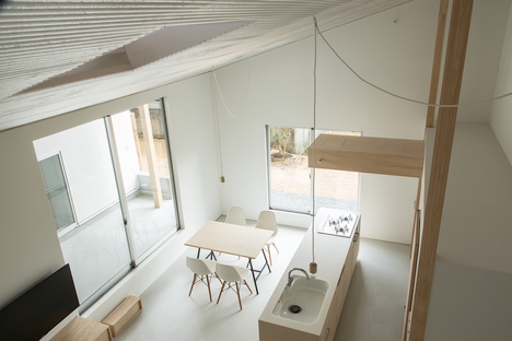 y+M design office und das Floating Roof House in Kobe
