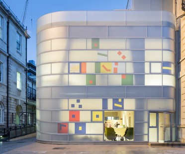 Steven Holl + jmarchitects: Maggie's Centre Barts London

