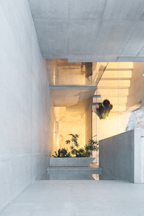 Akihisa Hirata: Tree-ness house, Haus und Kunstgalerie in Tokio

