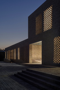 Wall Architects: Village Center in Sanhe (China)
